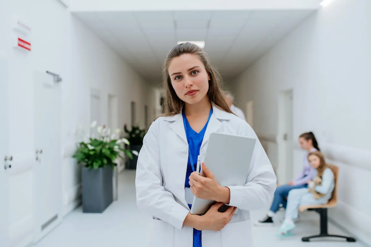 ¿Qué es la rinoplastia y qué tipos existen?
